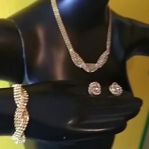 Necklace set